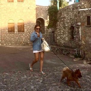 Meet your Posher, Alexia